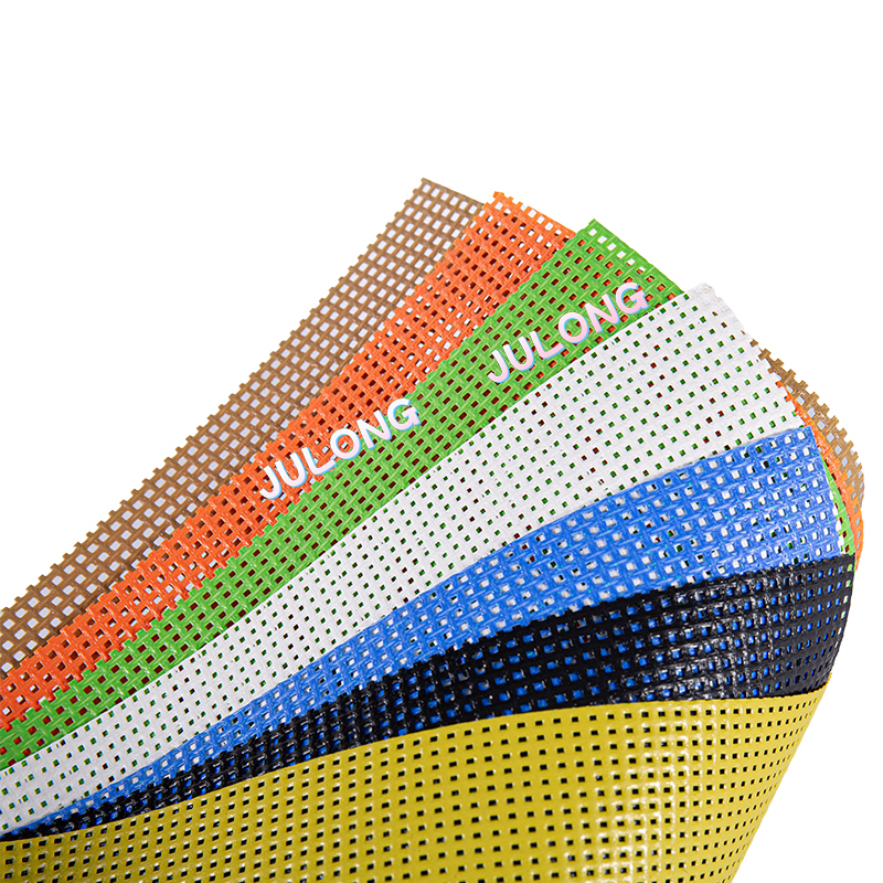 نسيج شبكي PVC 400 جرام لتزيين الجدران الخارجية للمباني